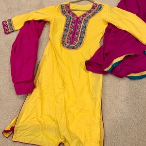Pakistani Indian M silk dress clothes mehndi suit